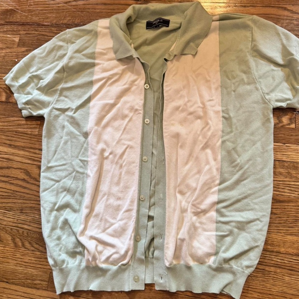 Forever 21 Men's Pale Sage and Cream Button-Up Polo